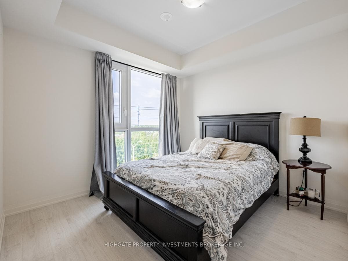 509 Dundas Street Unit 403 photo 19