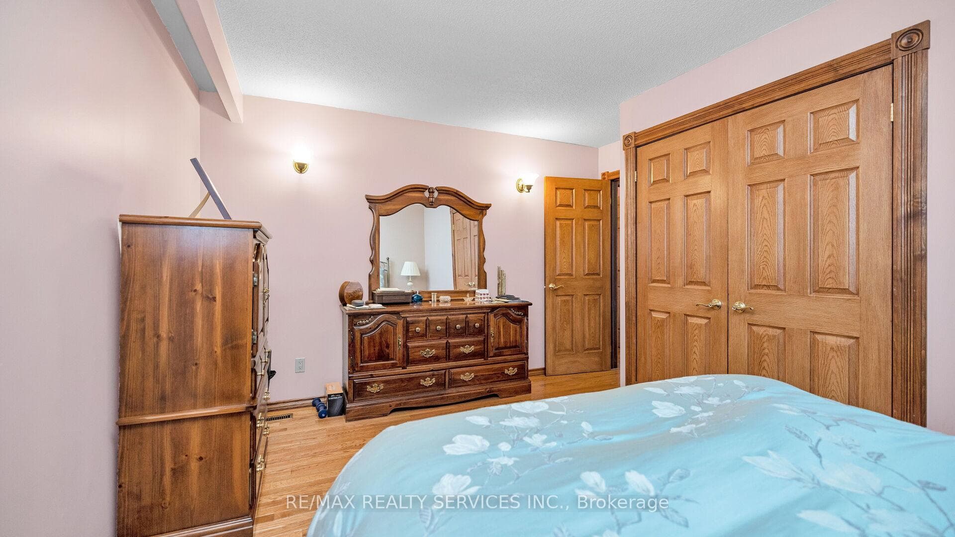 4 Eastwood Court photo 23