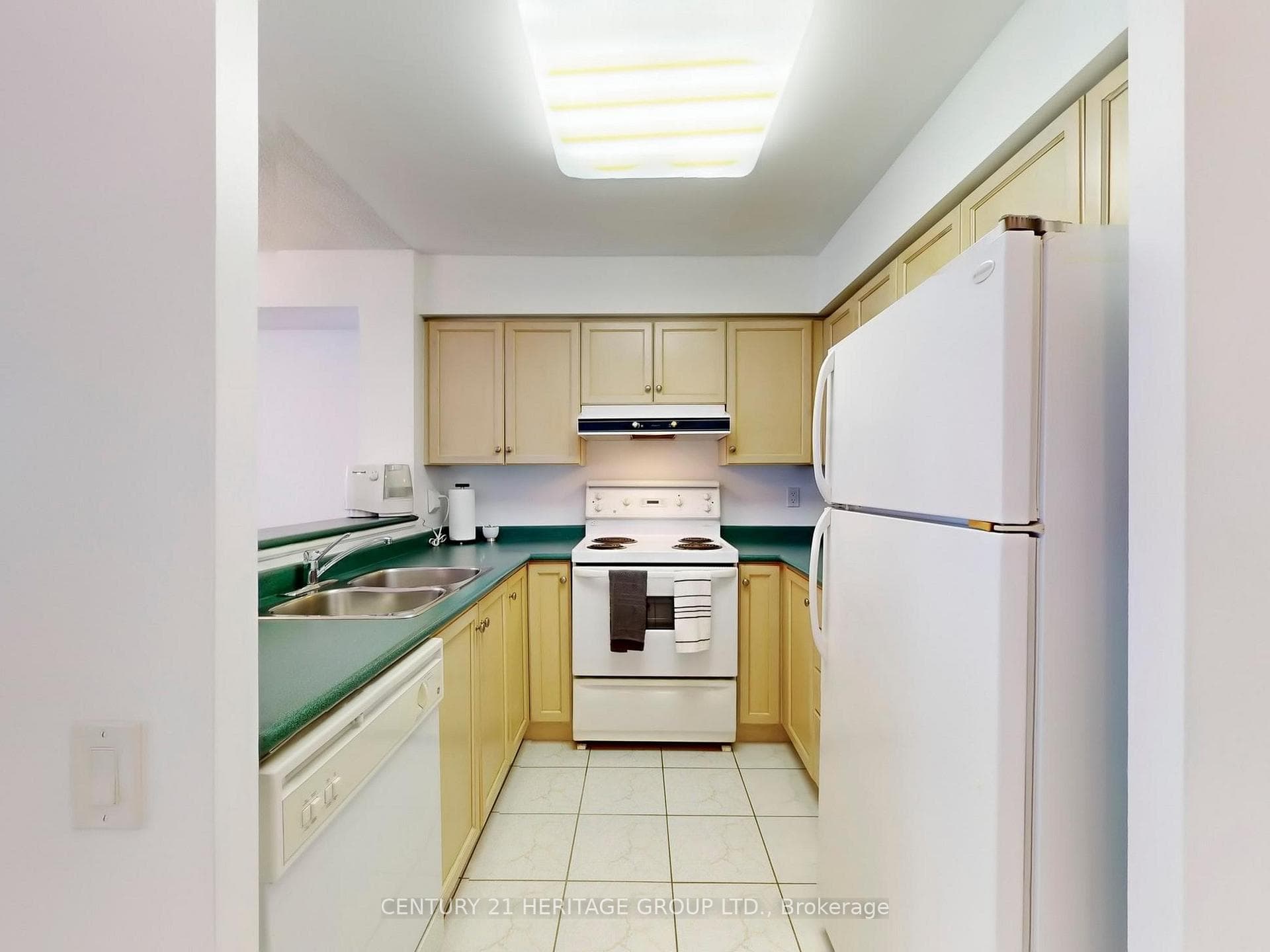 1 Emerald Lane Unit 204 photo 11