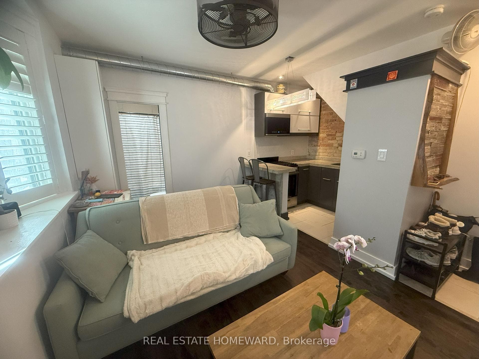 310 Woodbine Avenue Unit Main - Front photo 8