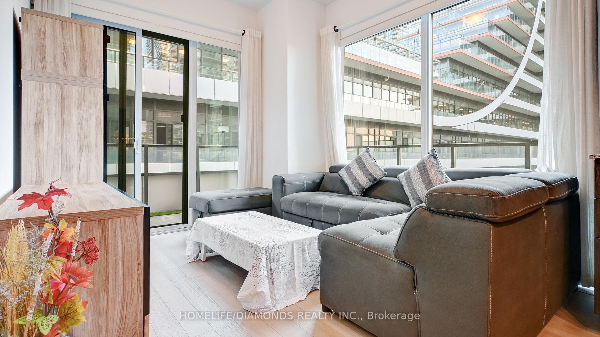 20 SHOREBREEZE Drive Unit 502 photo 17