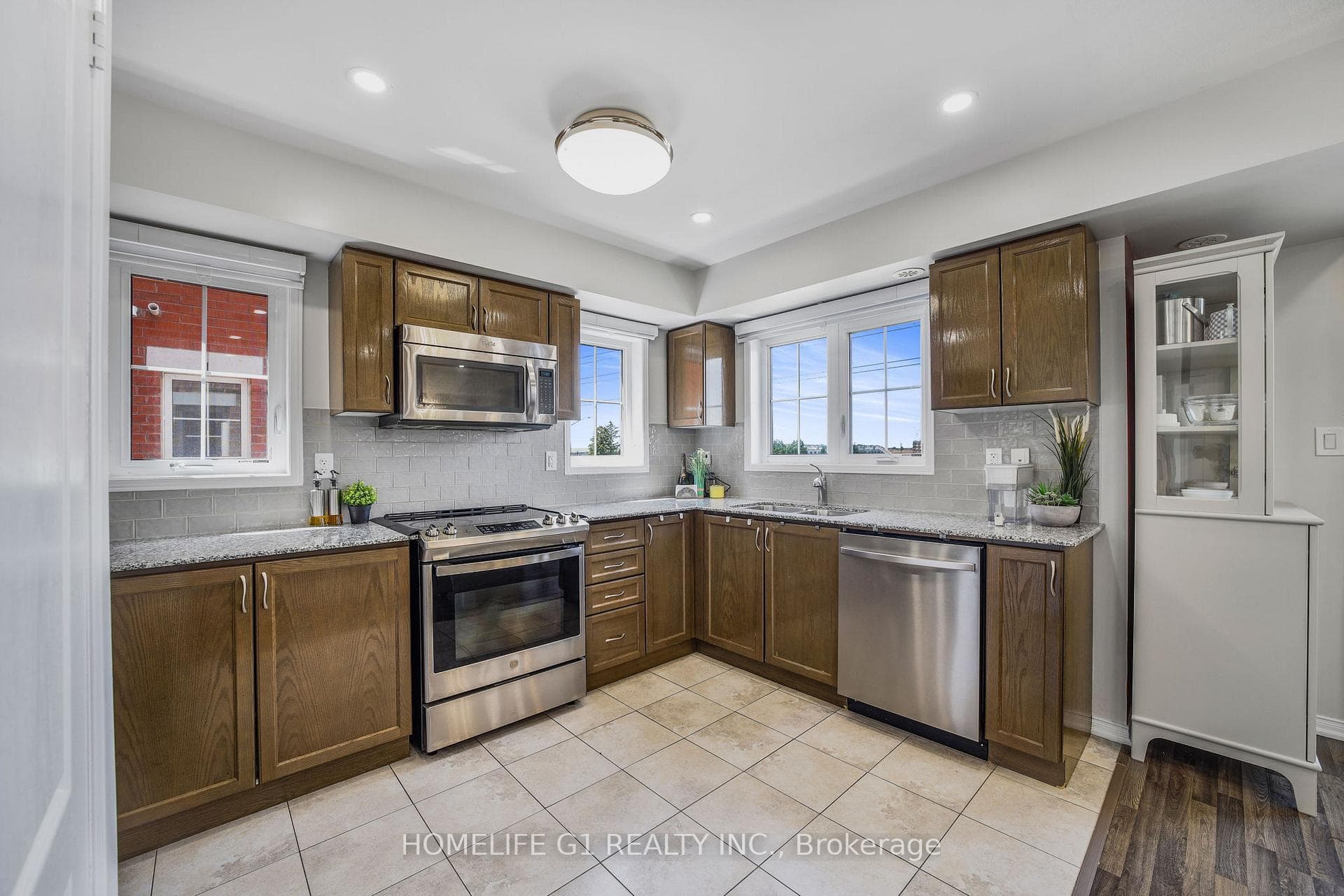 2500 Post Road Unit 30 photo 18