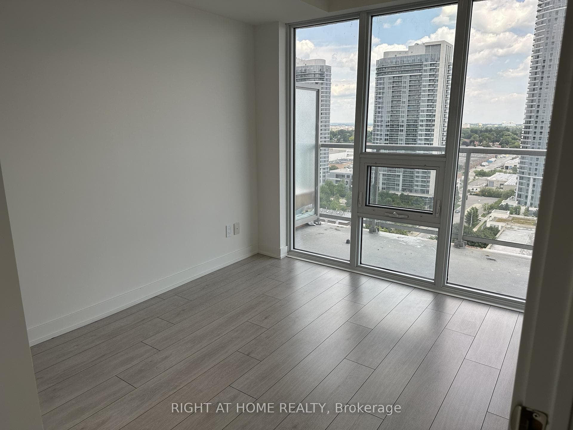 2033 Kennedy Road Unit 1808 photo 10