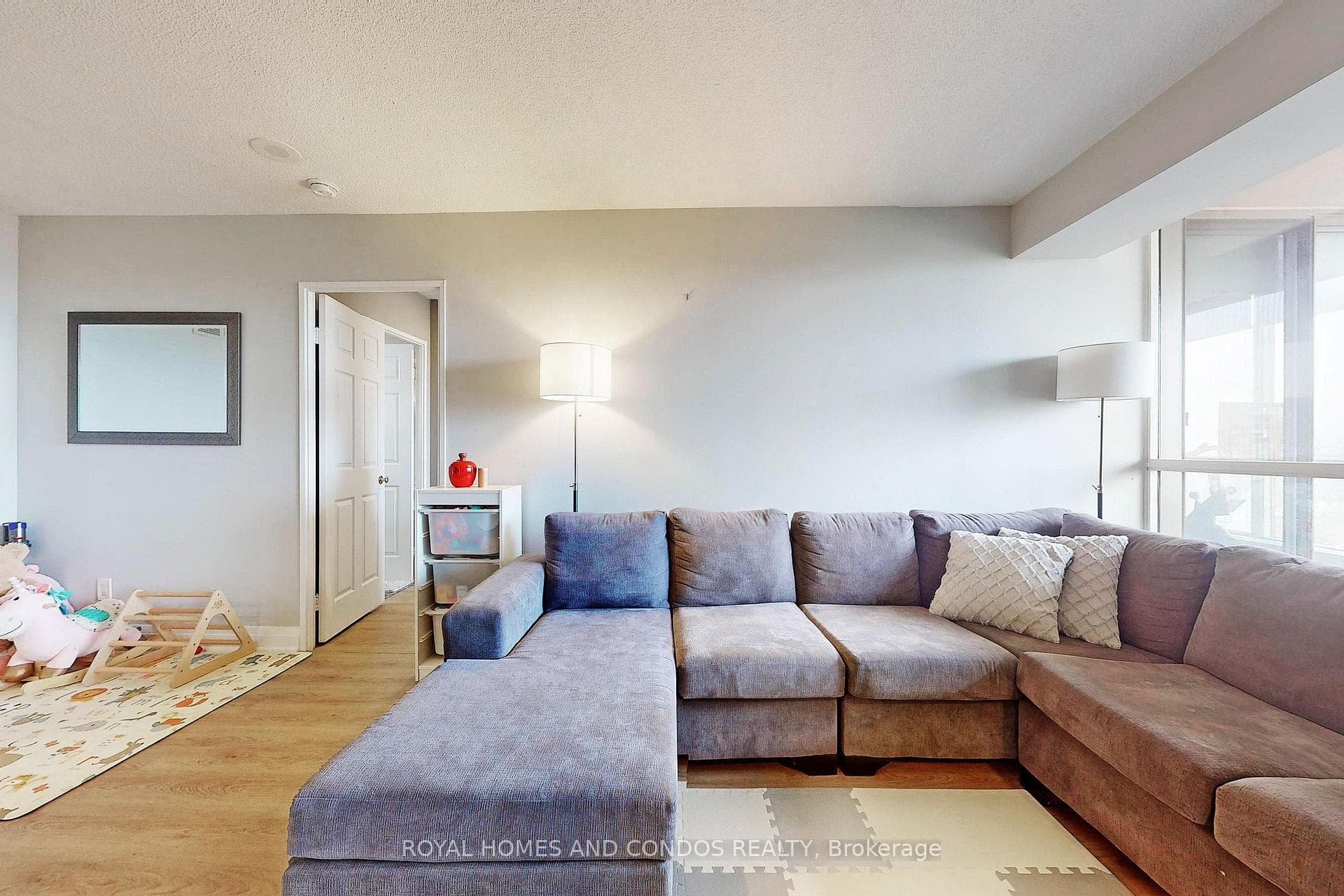 10 Guildwood Parkway Unit 931 photo 8
