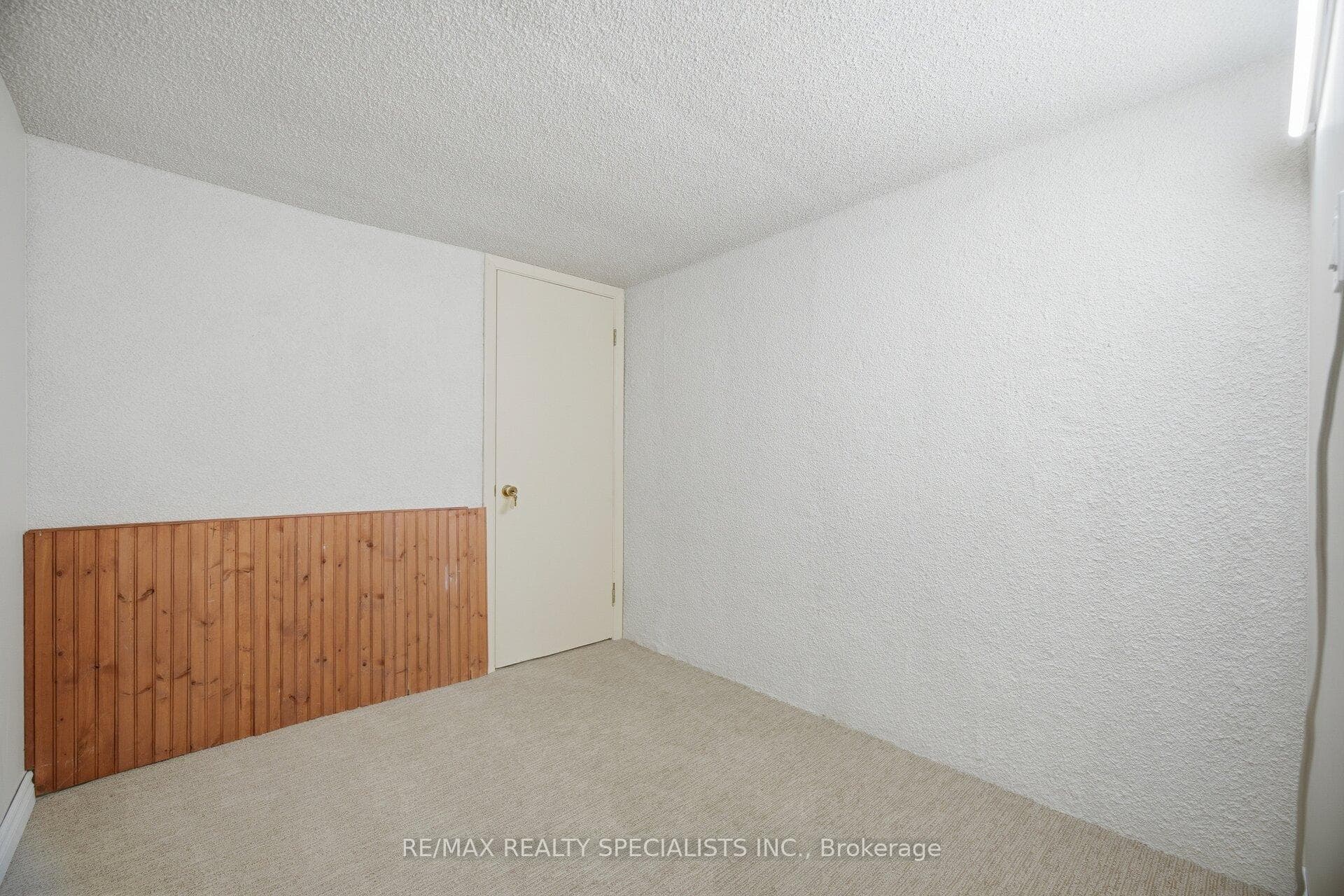 701 Burnhamthorpe Road Unit 106 photo 43