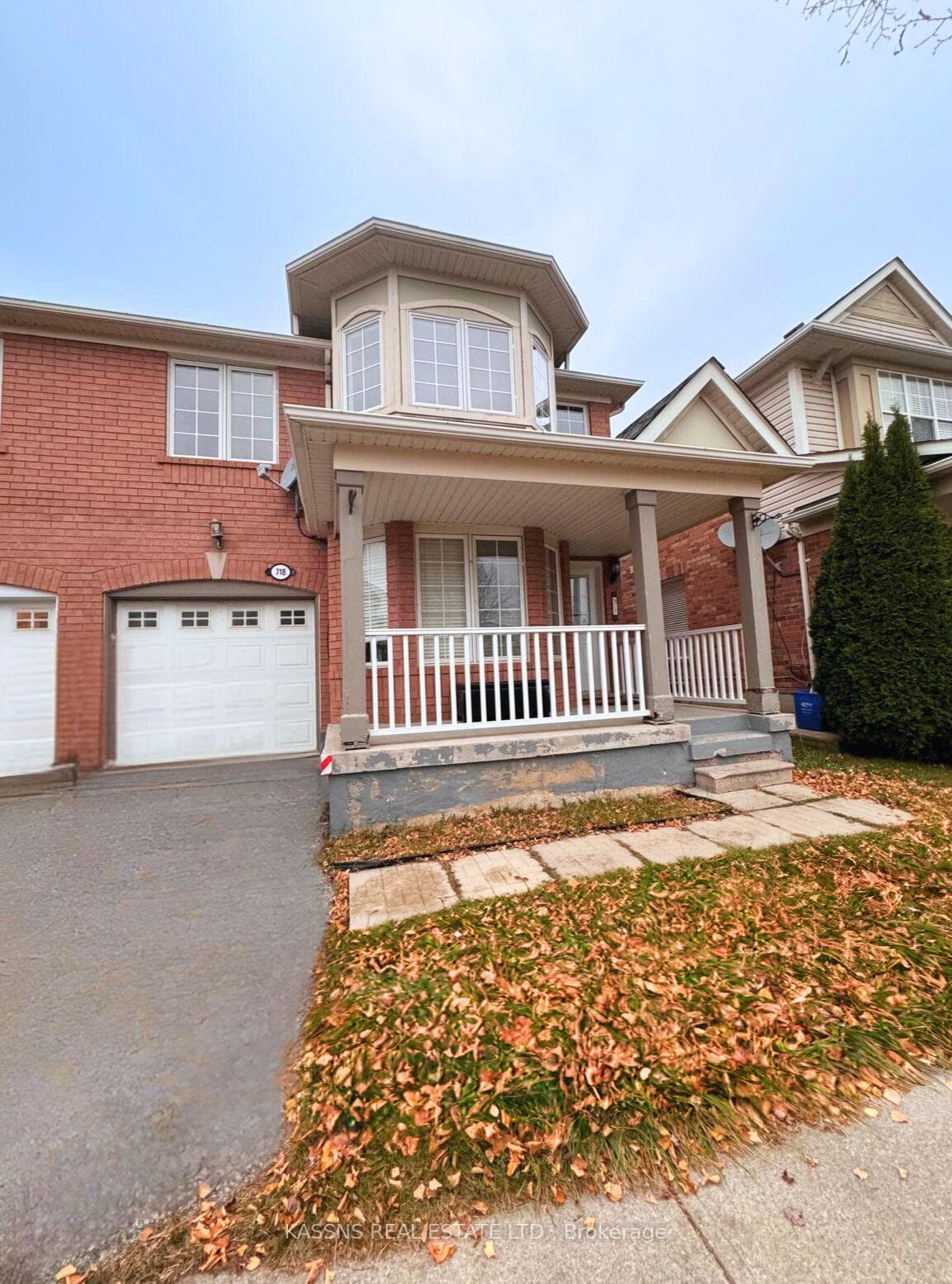 718 Irving Terrace photo 1