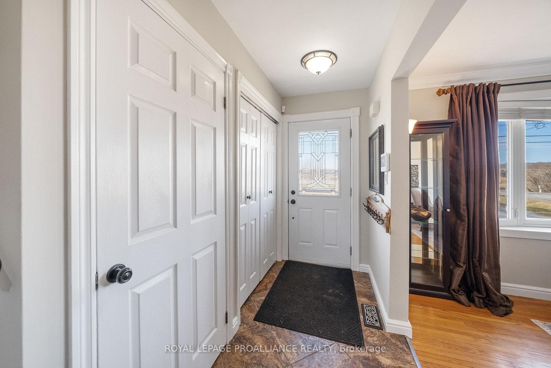 1688 Wallbridge Loyalist Road photo 8