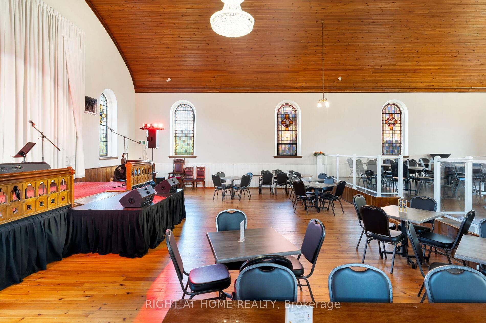 19 Albert Street photo 12