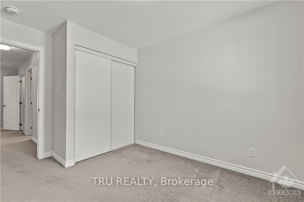 43 CASPIAN Row photo 25
