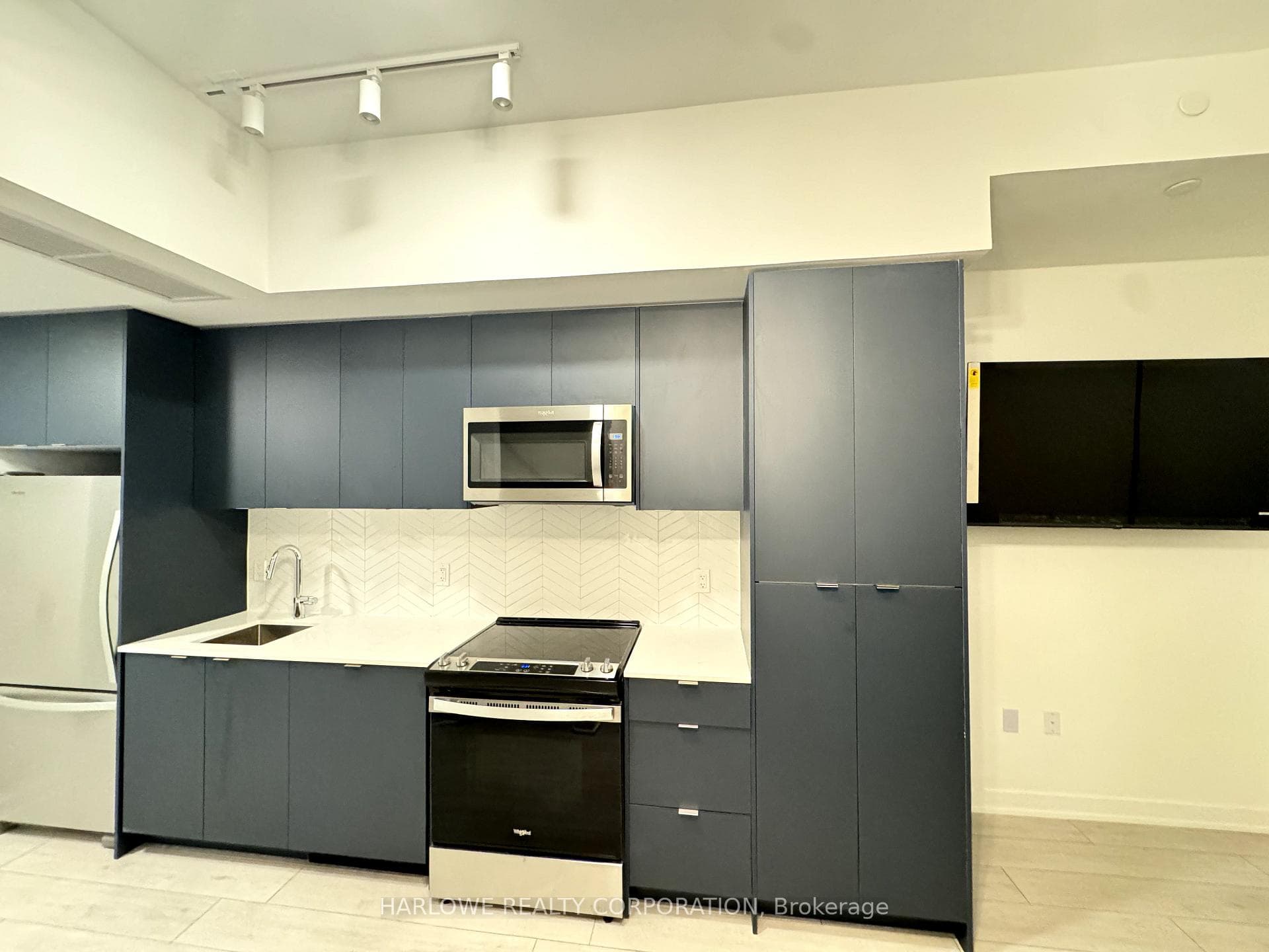 1604 Charles Street Unit 109 B photo 2