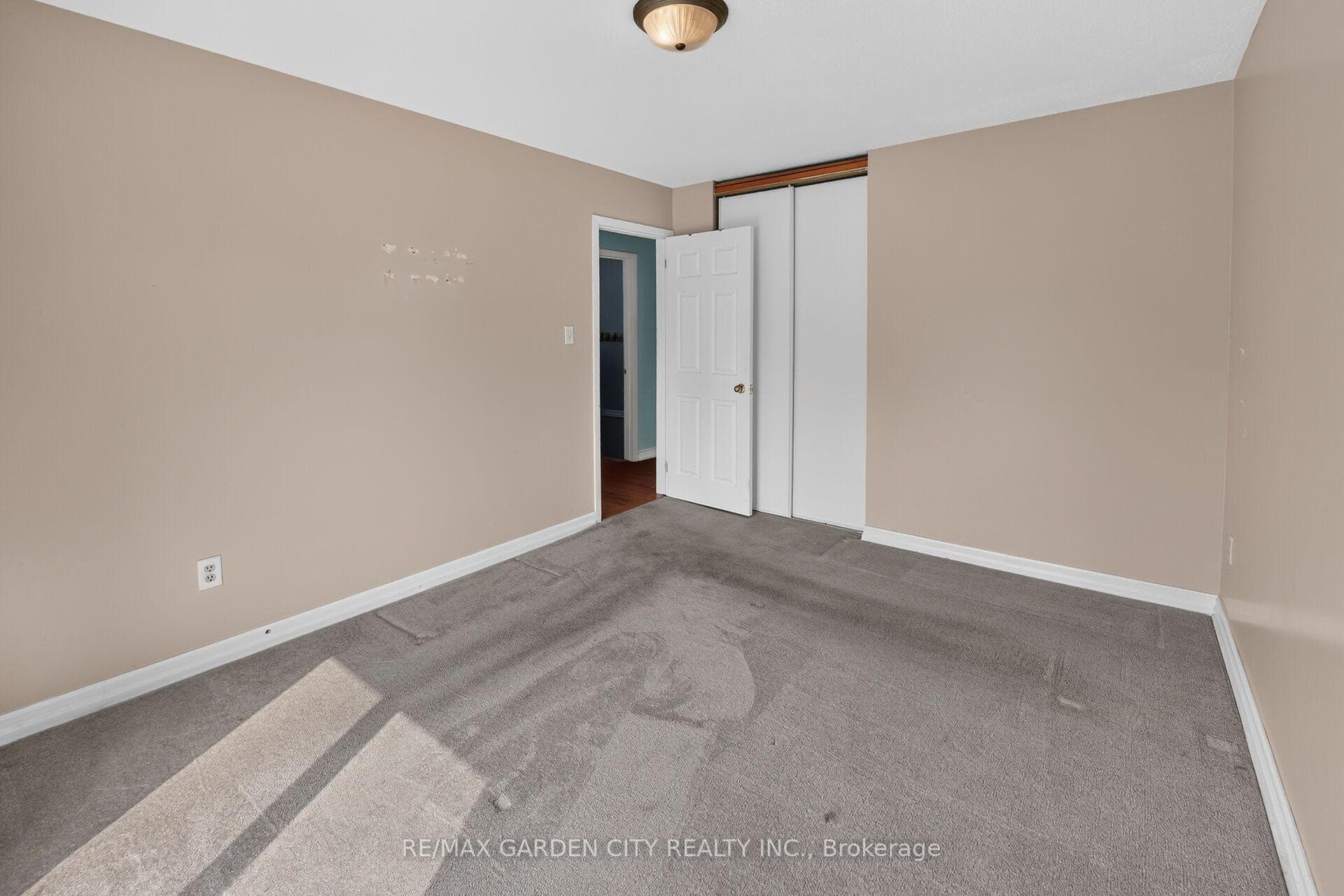 186 Glenmor Drive photo 12