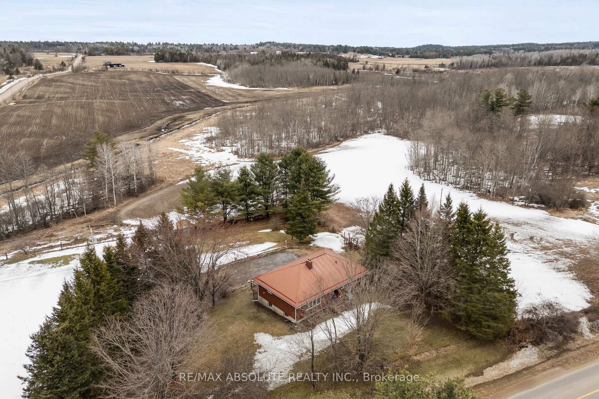 864 McLachlan Road photo 31