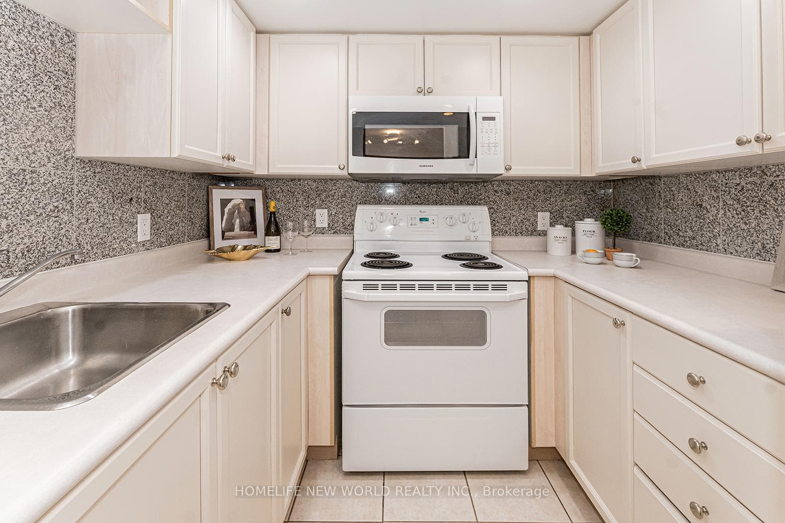 8 Park Road Unit 1716 photo 16