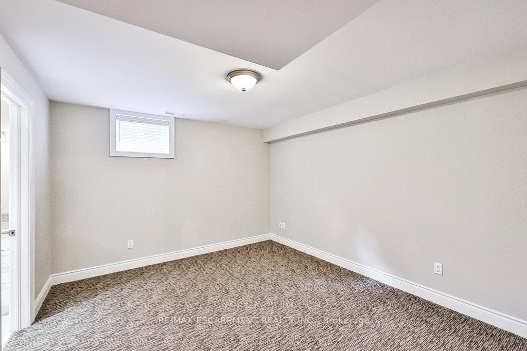 597 Hancock Way photo 26