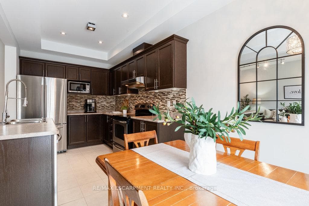 41 BANKFIELD Crescent photo 14