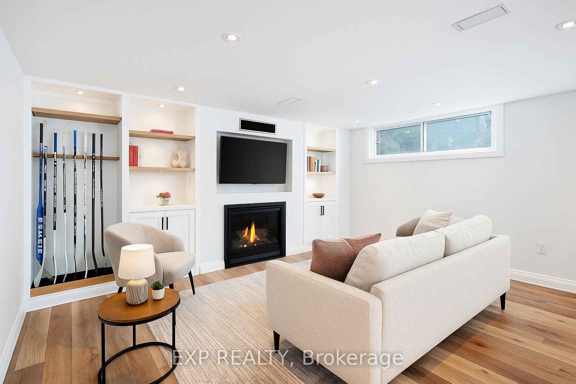 870 Royal York Road photo 40