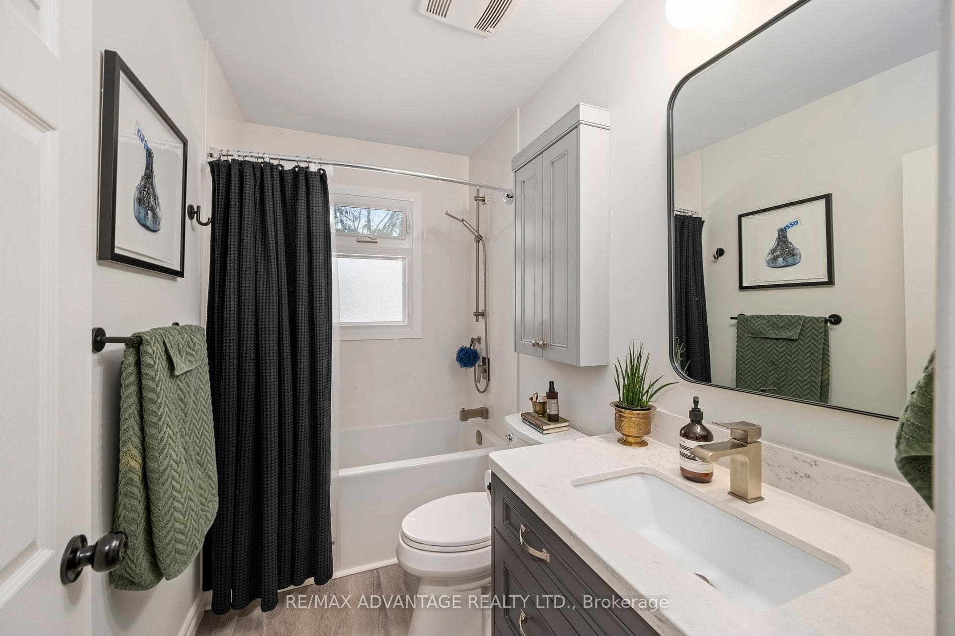 832 Sunninghill Avenue photo 17