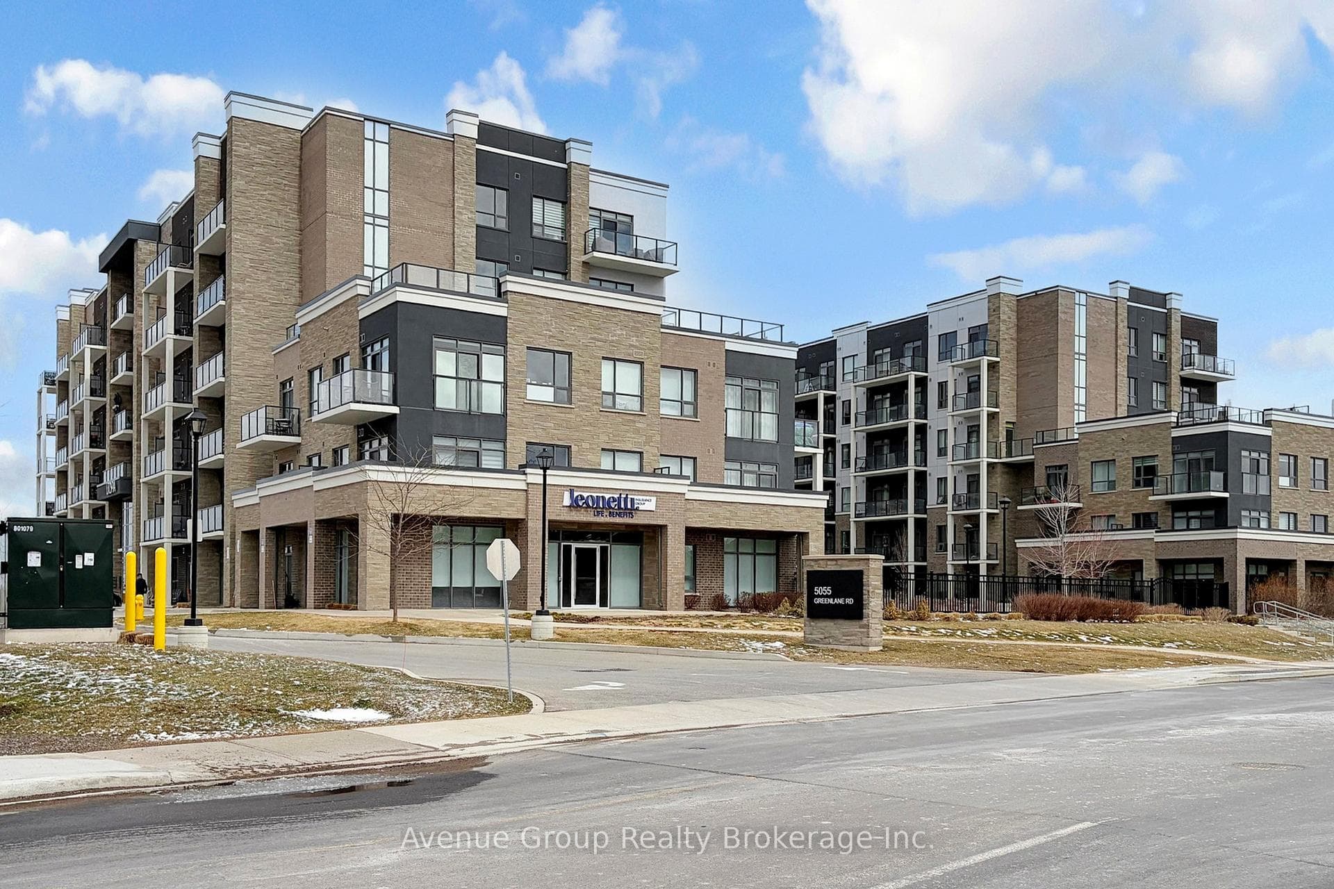 5055 Greenlane Road Unit 520 photo 32
