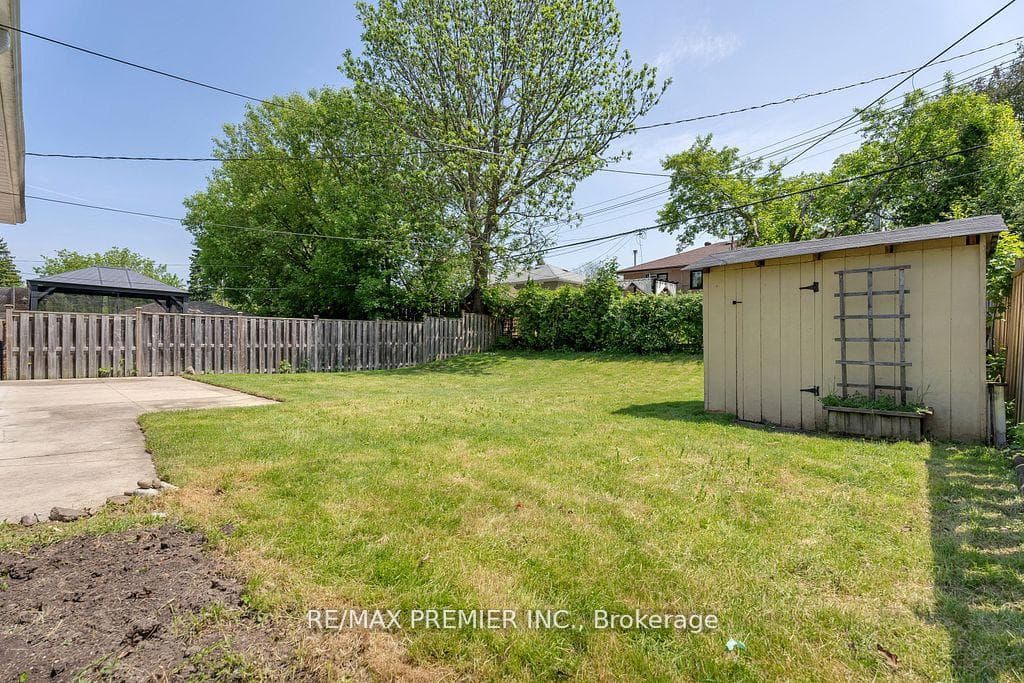 47 Aurora Heights Drive photo 34