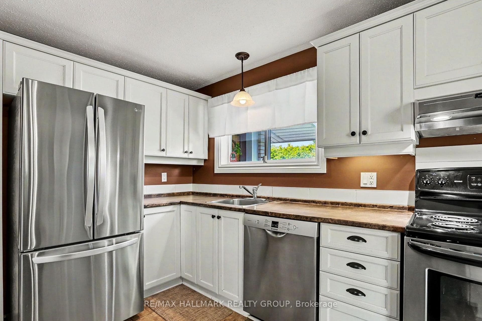 33 Newbury Avenue photo 9