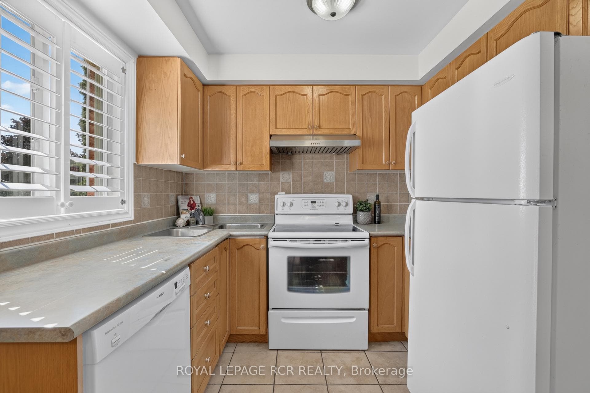 94 Atwood Avenue photo 13