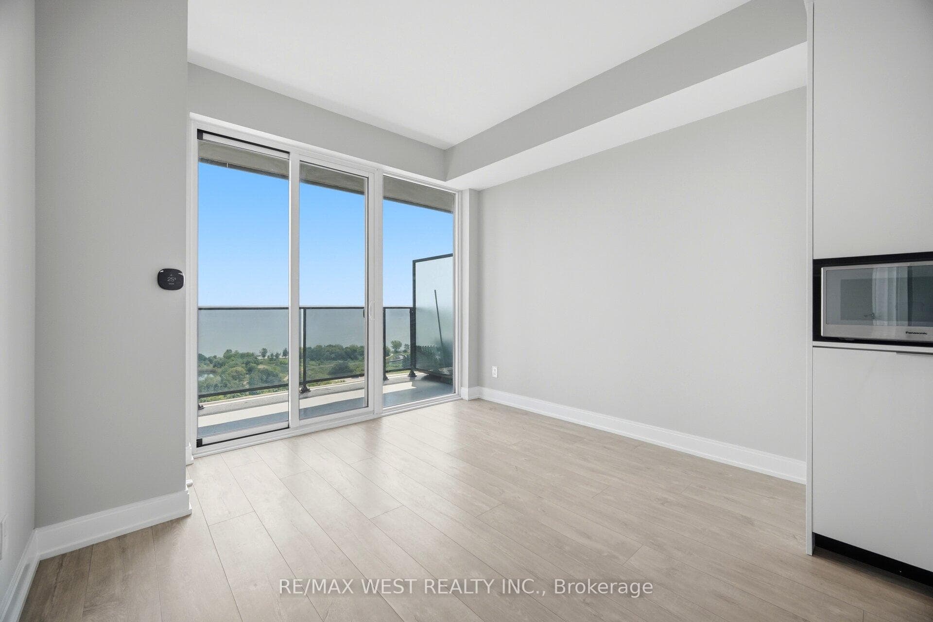 70 Annie Craig Drive Unit 2006 photo 12