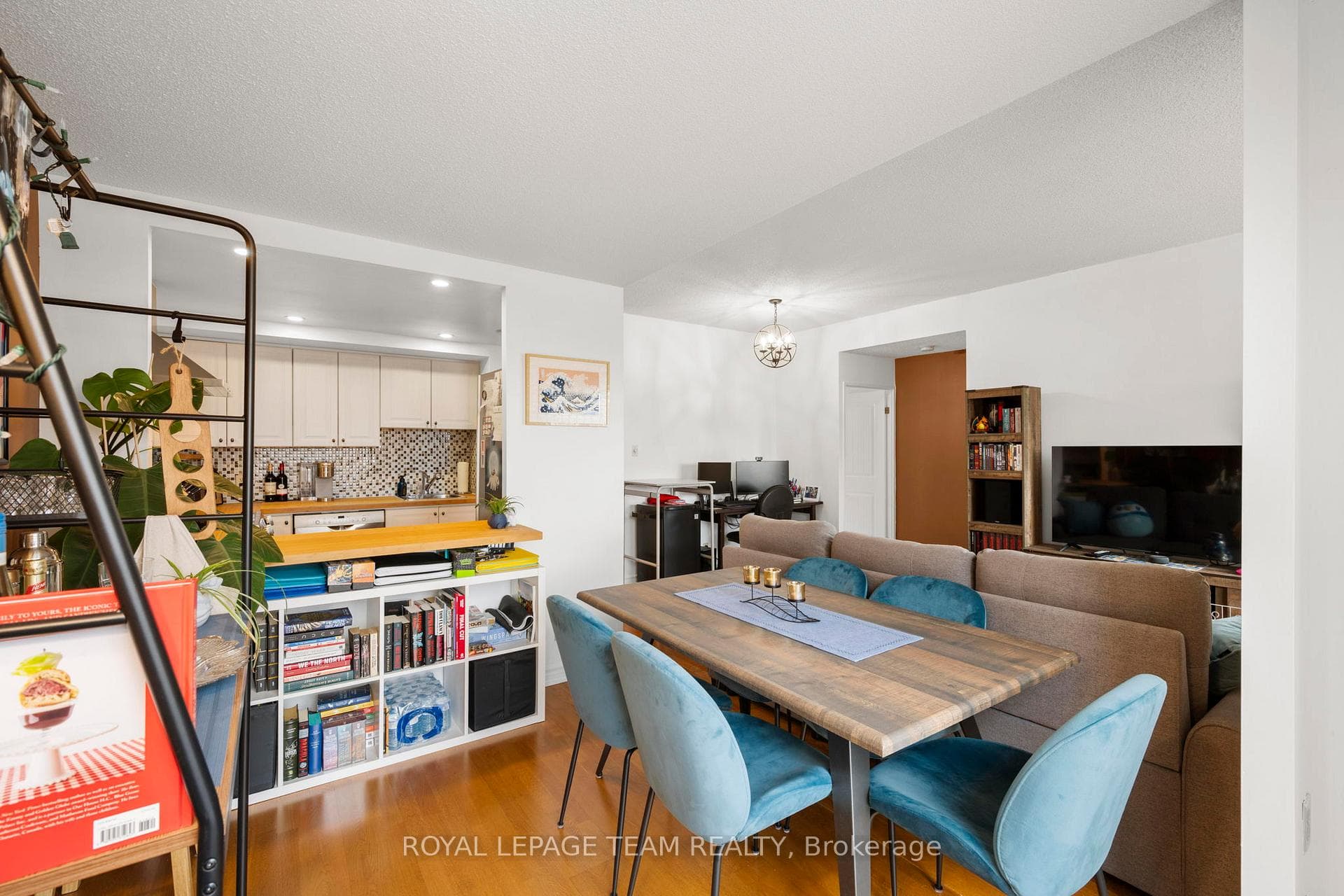 45 Holland Avenue Unit 902 photo 19