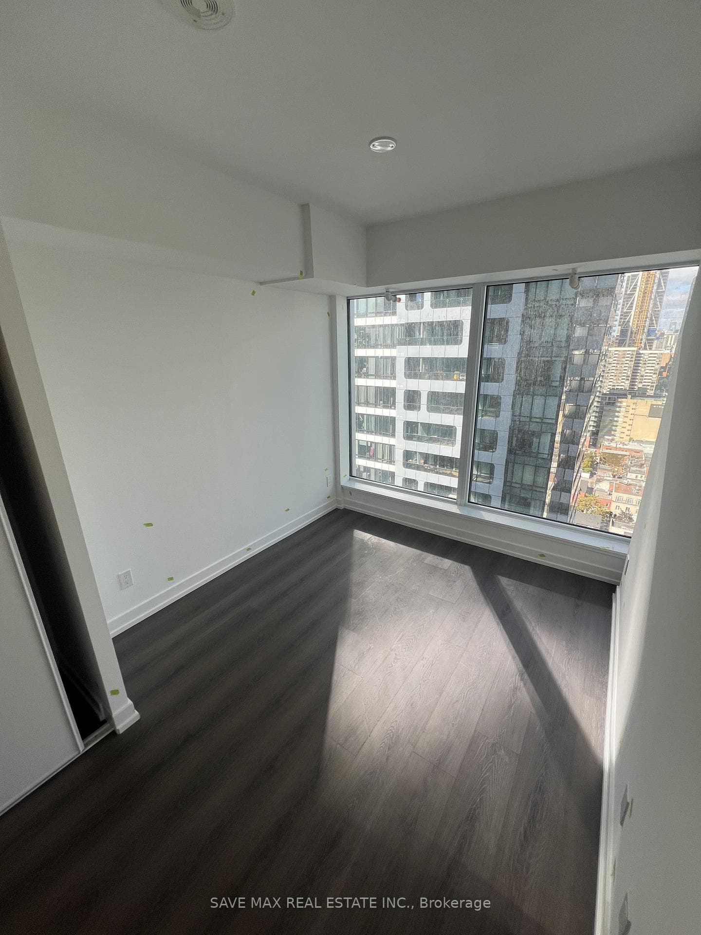 8 WELLESLEY Street Unit 2709 photo 10