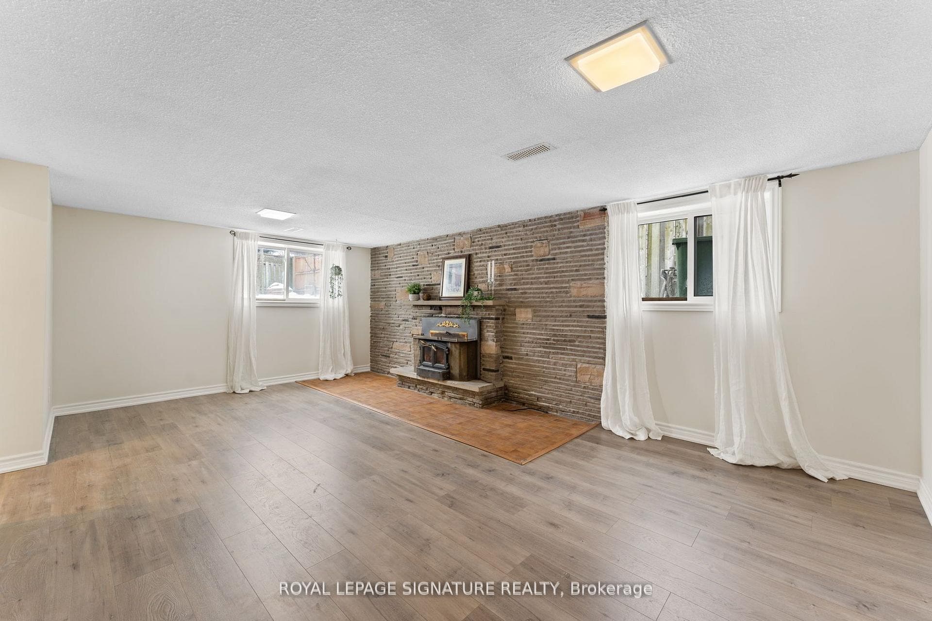 3385 Monica Drive photo 16