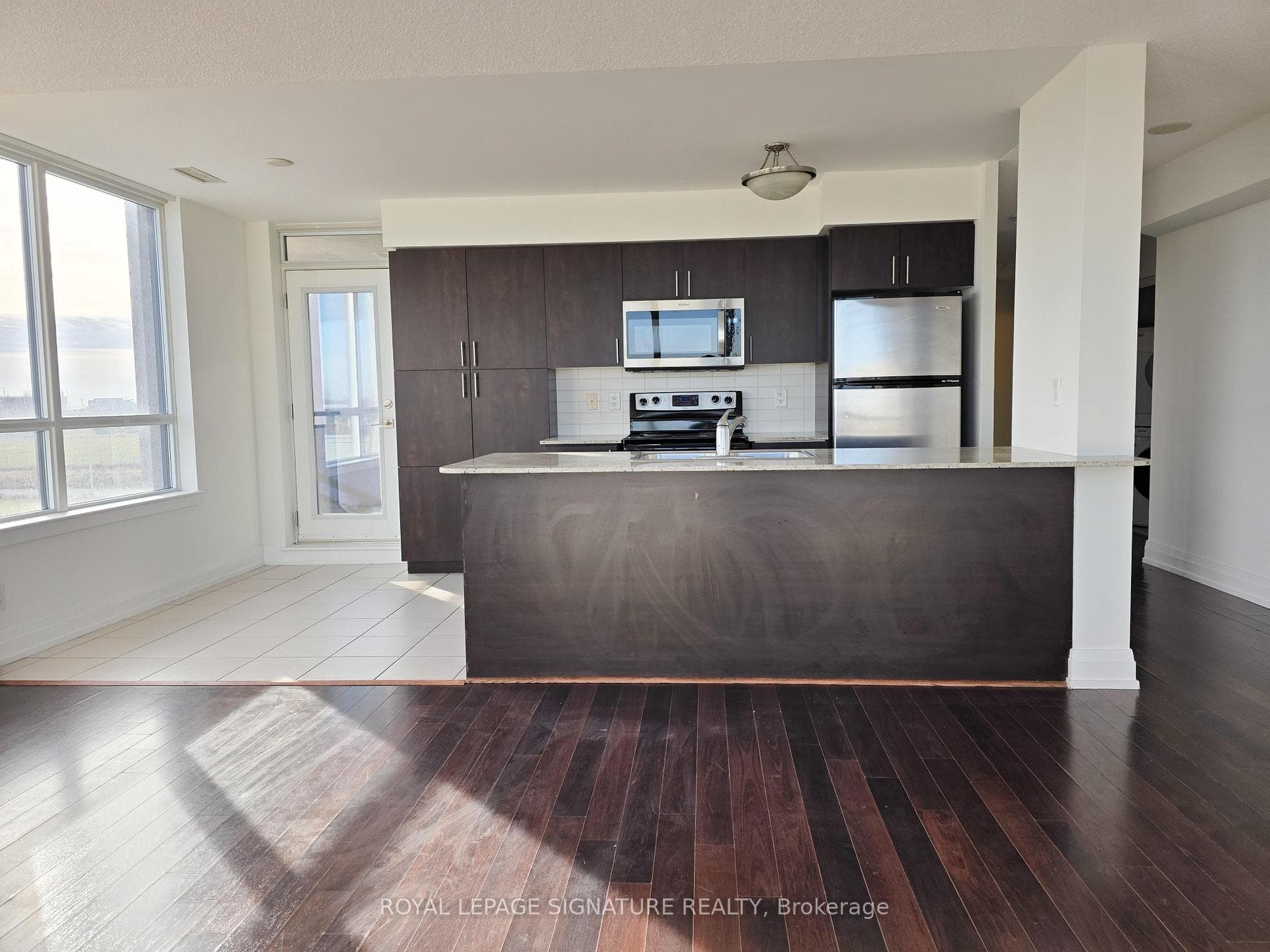 1060 Sheppard Avenue Unit 411 photo 7