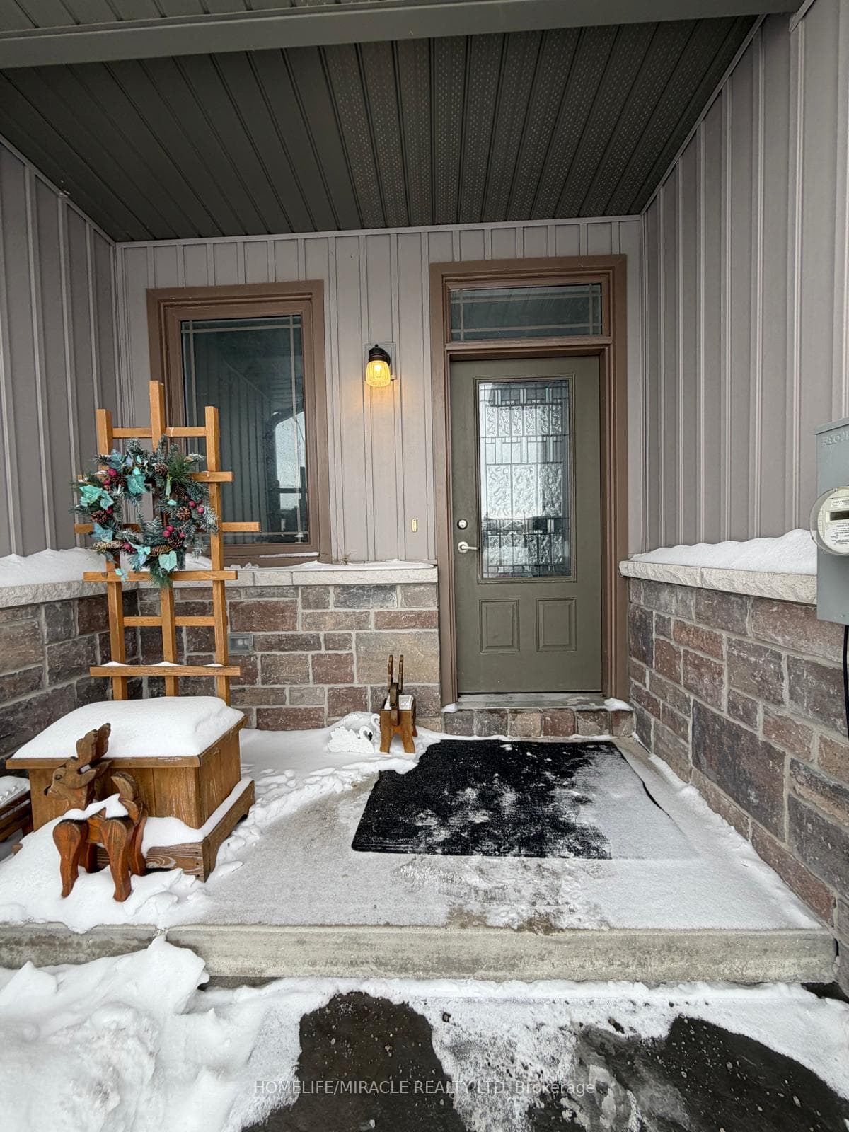 37 Ledgerock Court photo 3