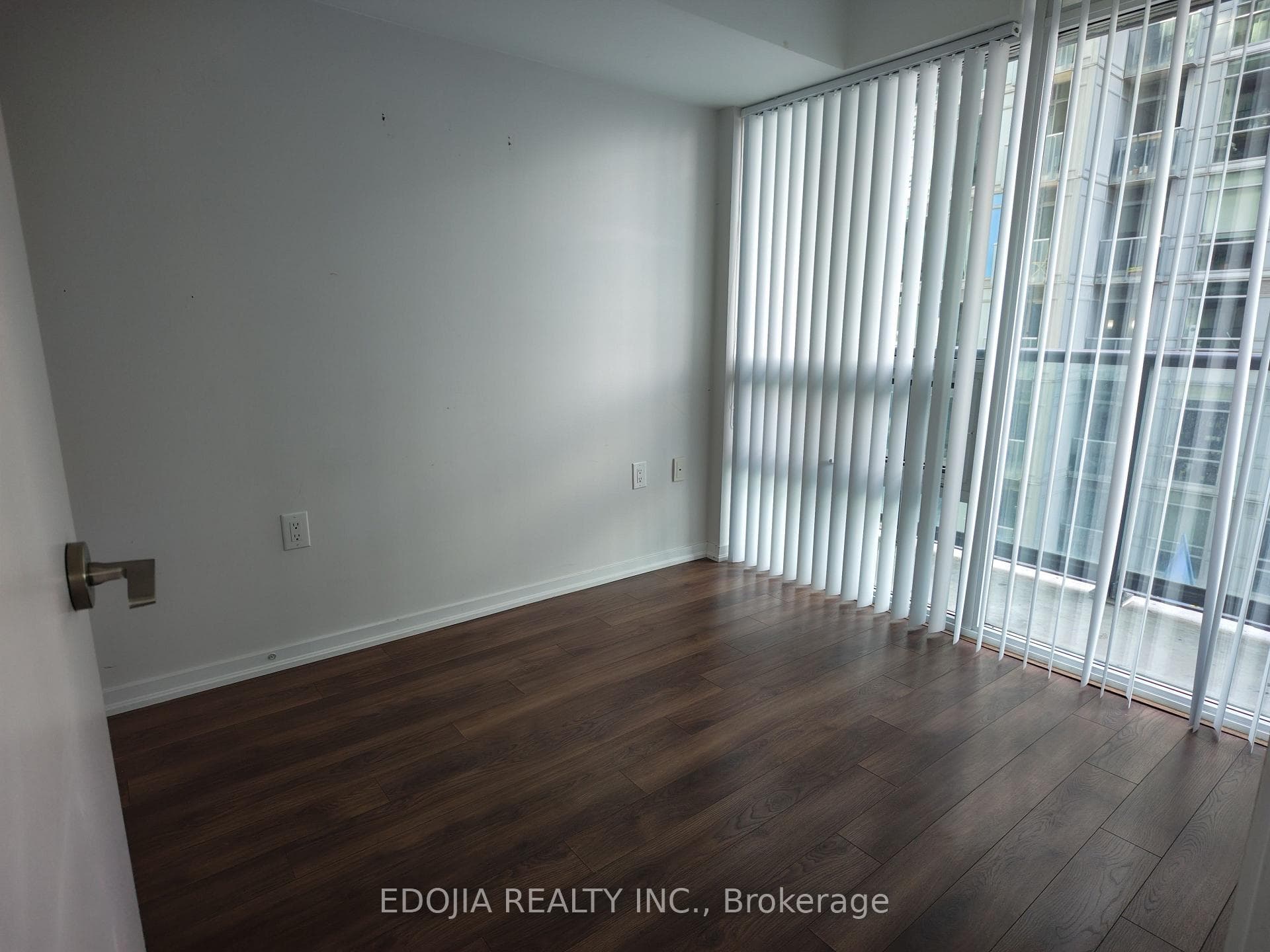 36 Lisgar Street Unit 1011W photo 3