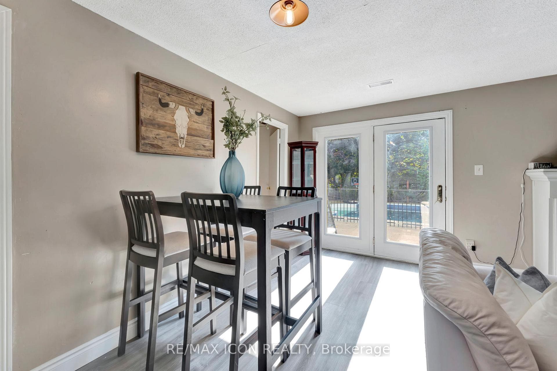 55 Mitchell Street photo 24
