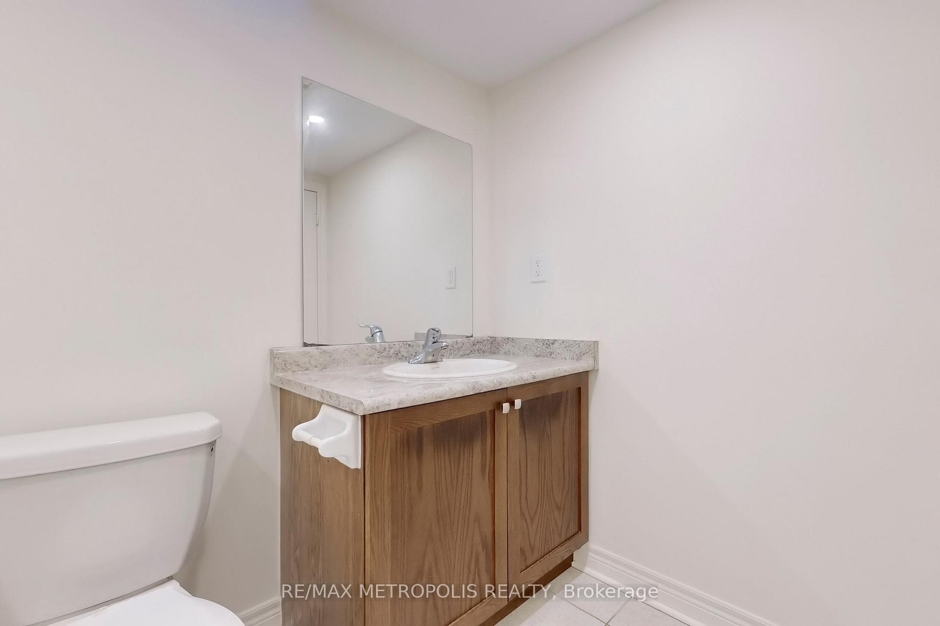 124 Greenwood Road Unit BSMT photo 24