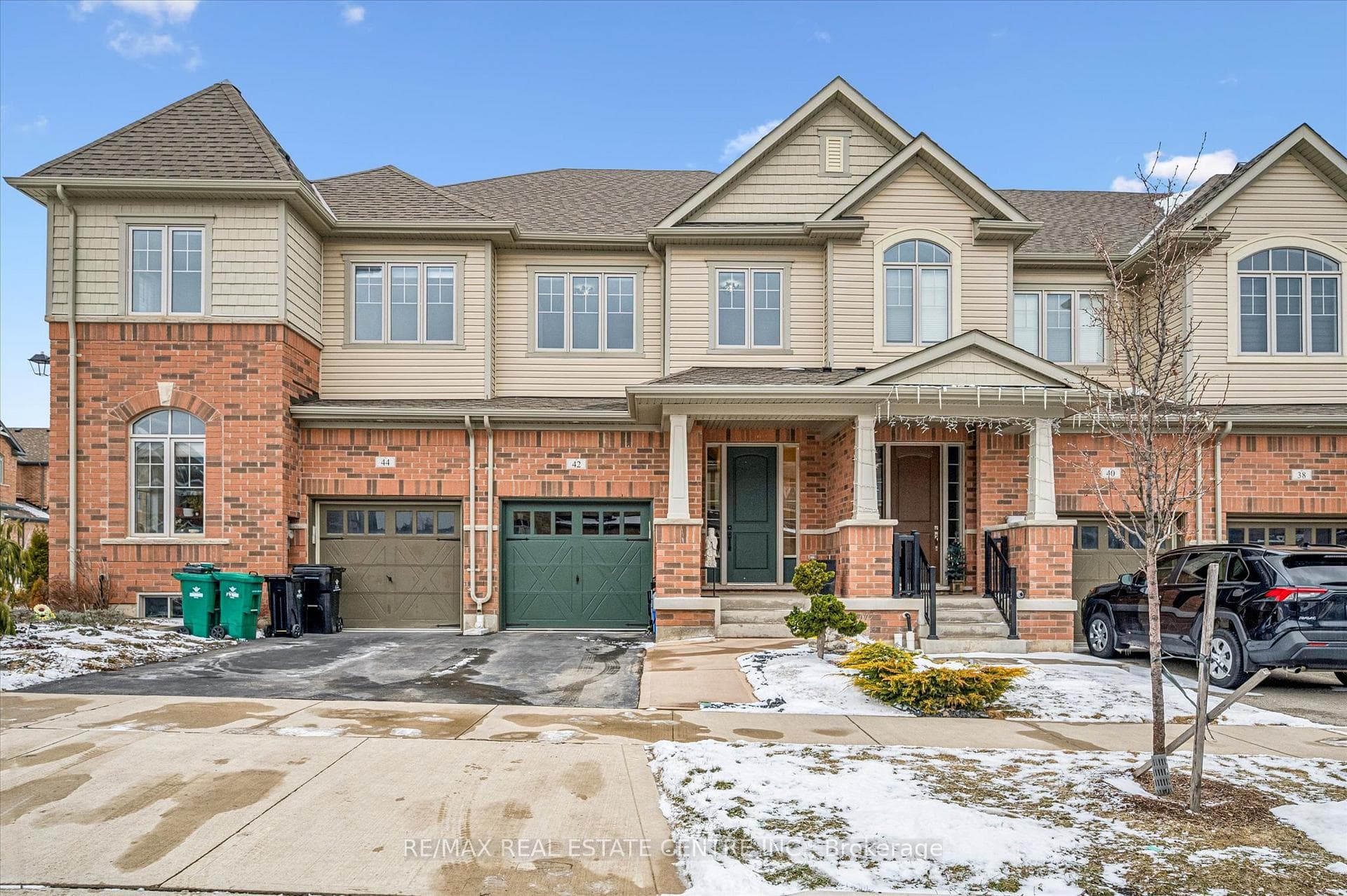 42 Stonehill Avenue photo 1