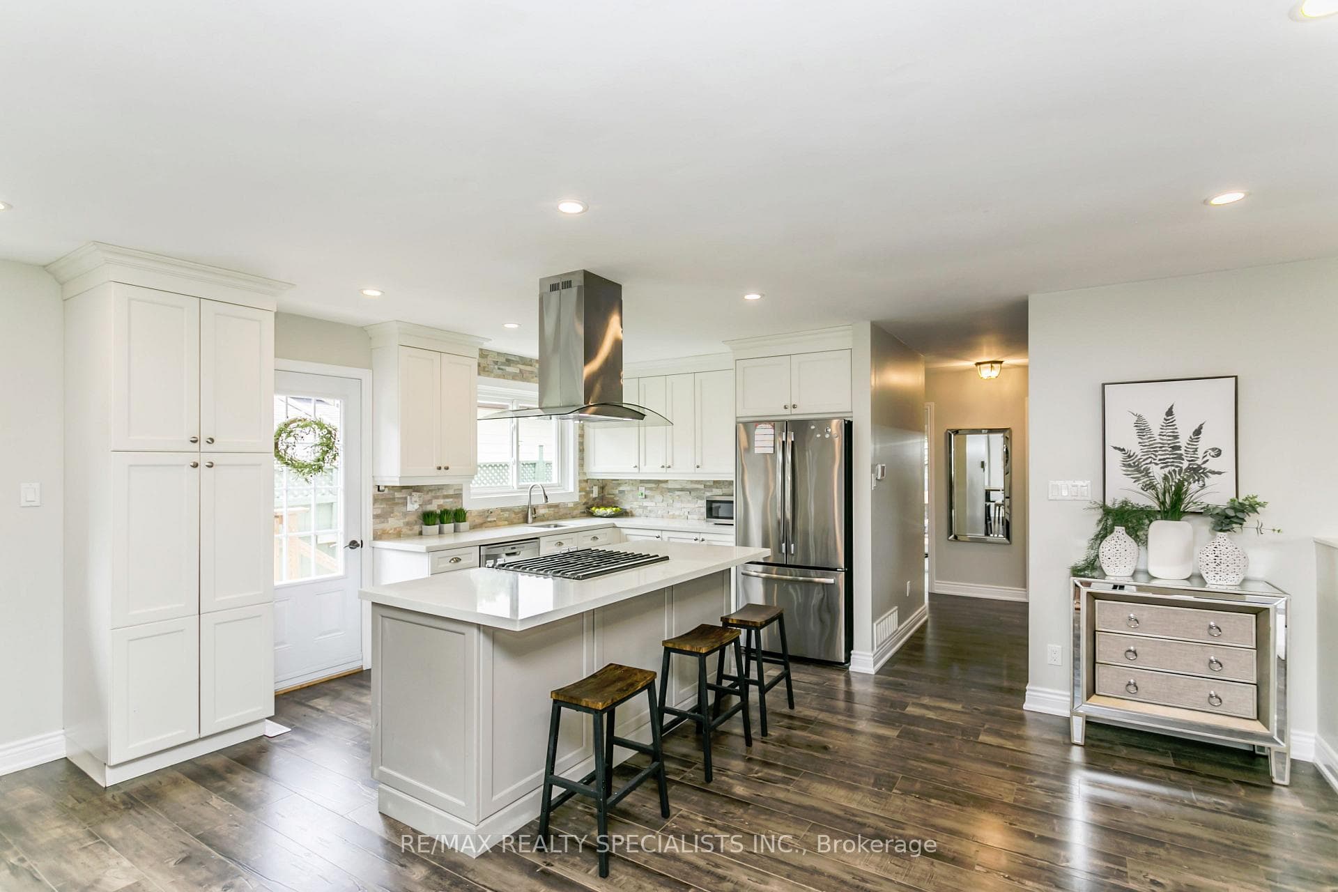 626 CHURCHILL Avenue photo 16