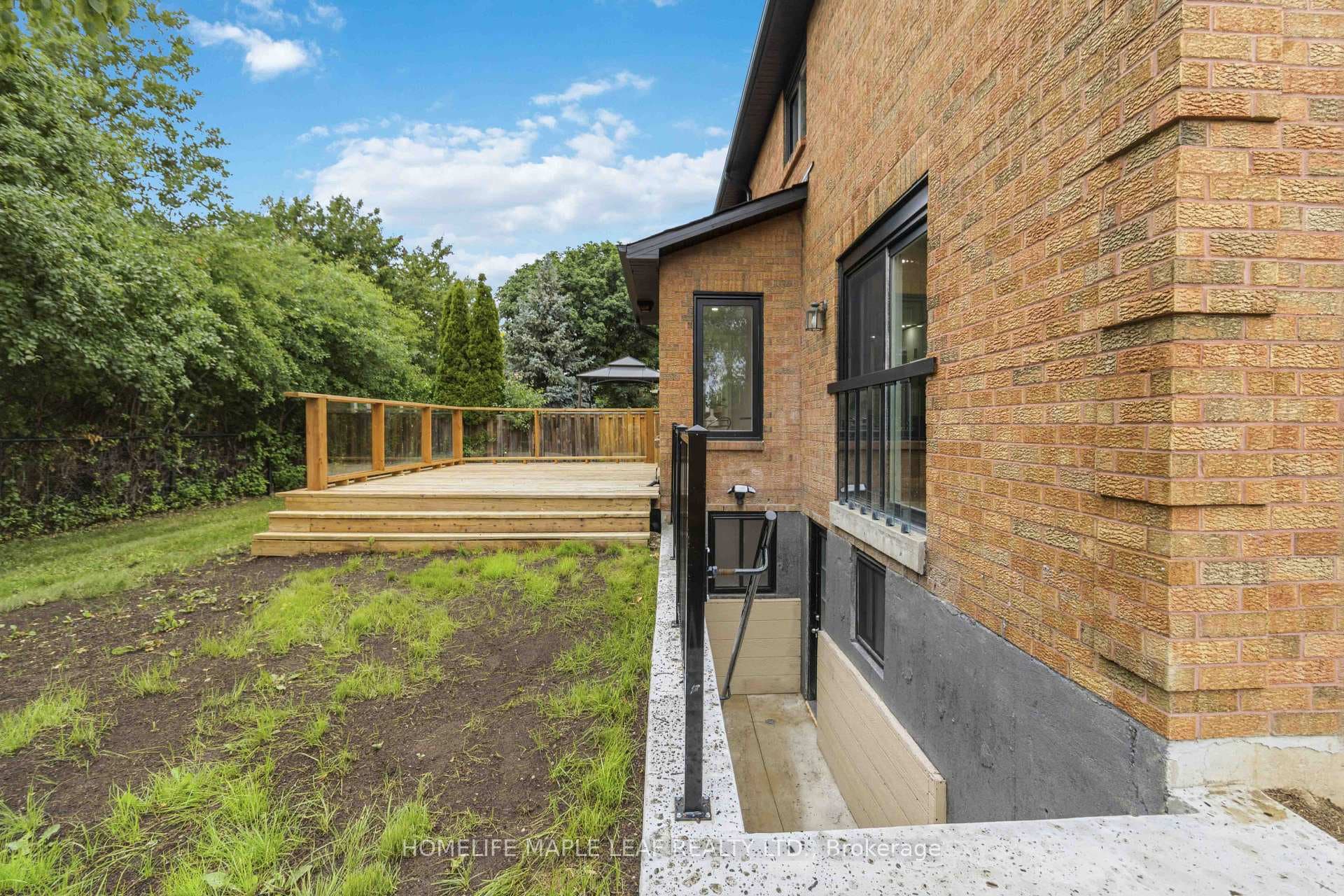 90 Burgby Avenue photo 49