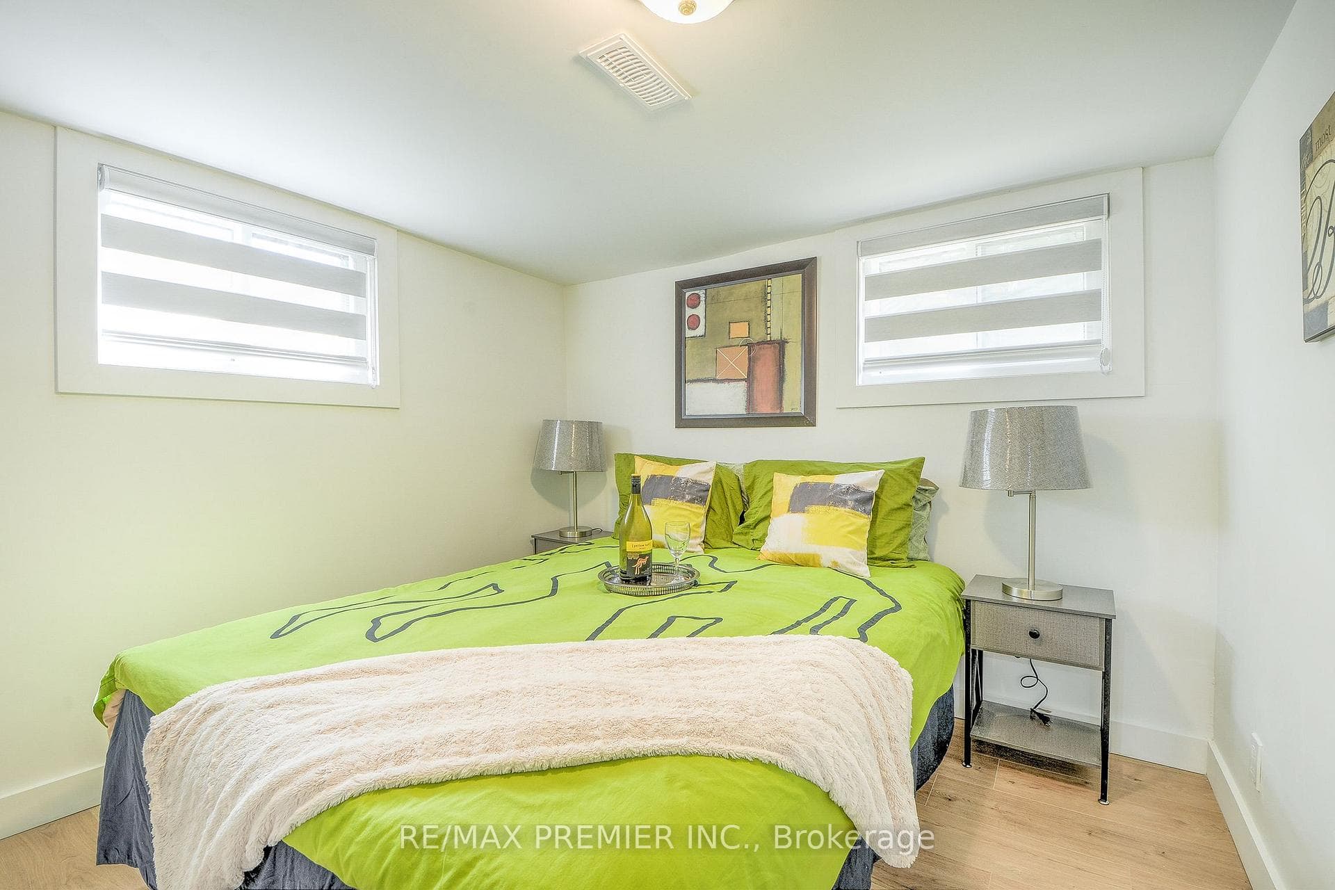 1467 Ouellette Avenue photo 36