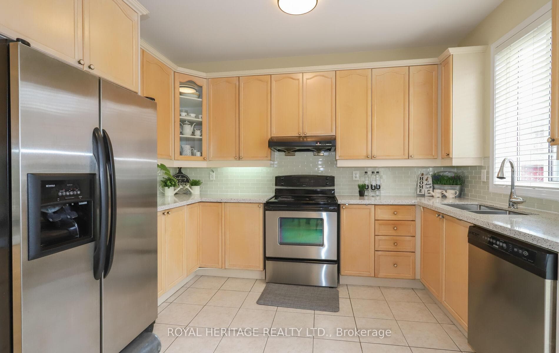 Unmount lightening & quartz Counter..