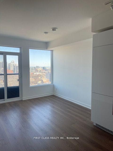 319 Jarvis Street Unit 1811 photo 5