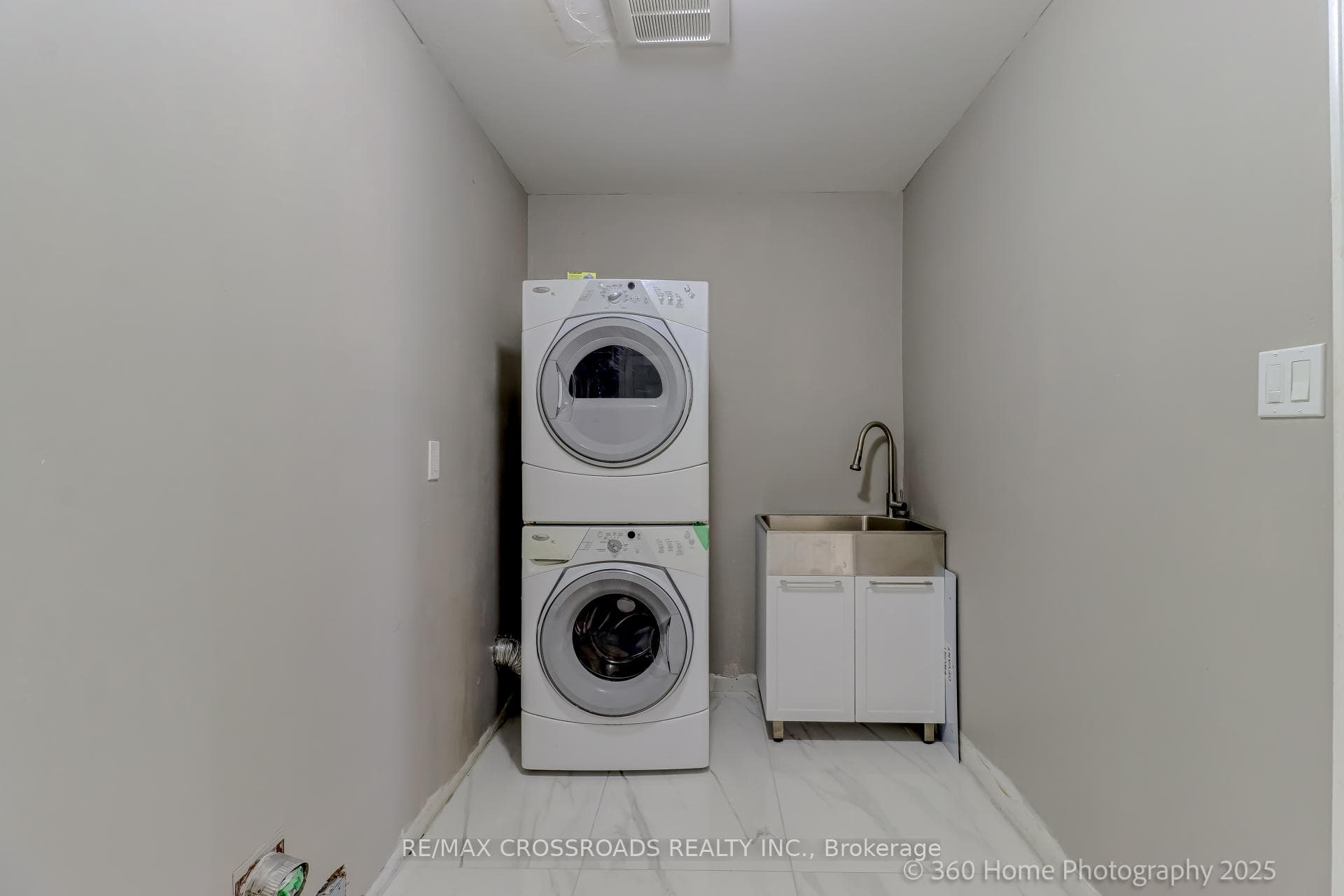 305 Old Harwood Avenue photo 9