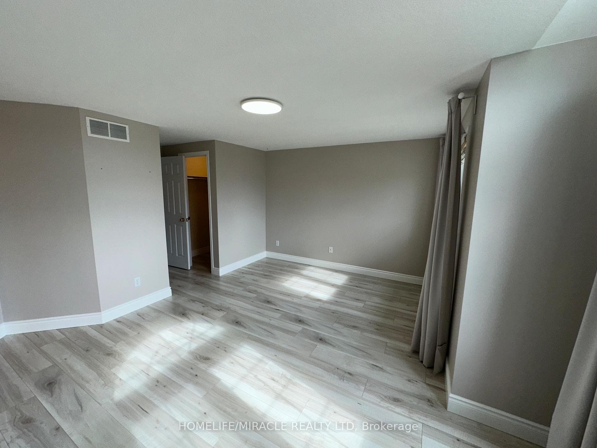 908 Copper Leaf Crescent photo 16