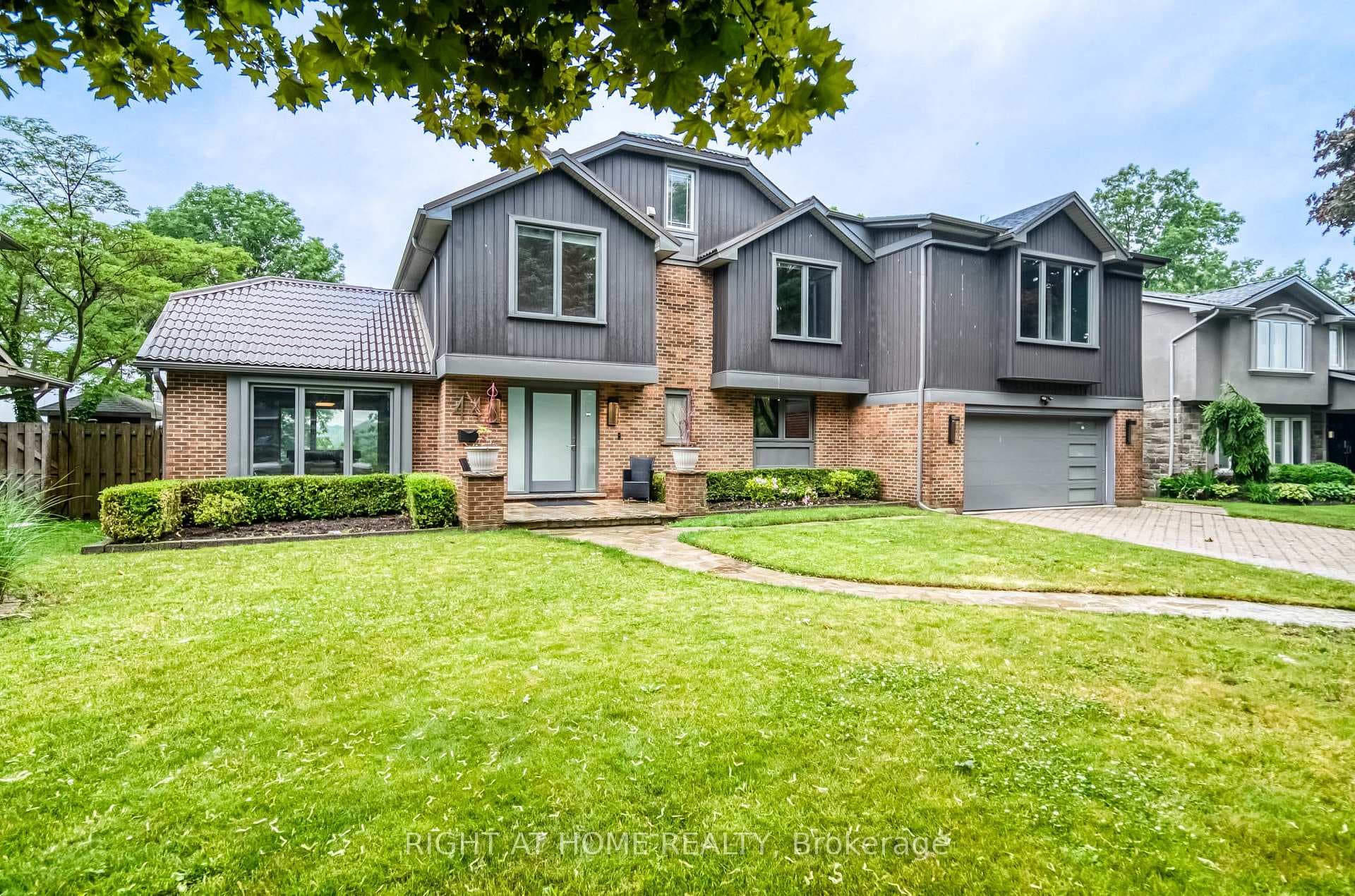 44 ROYAL HENLEY Boulevard photo 5