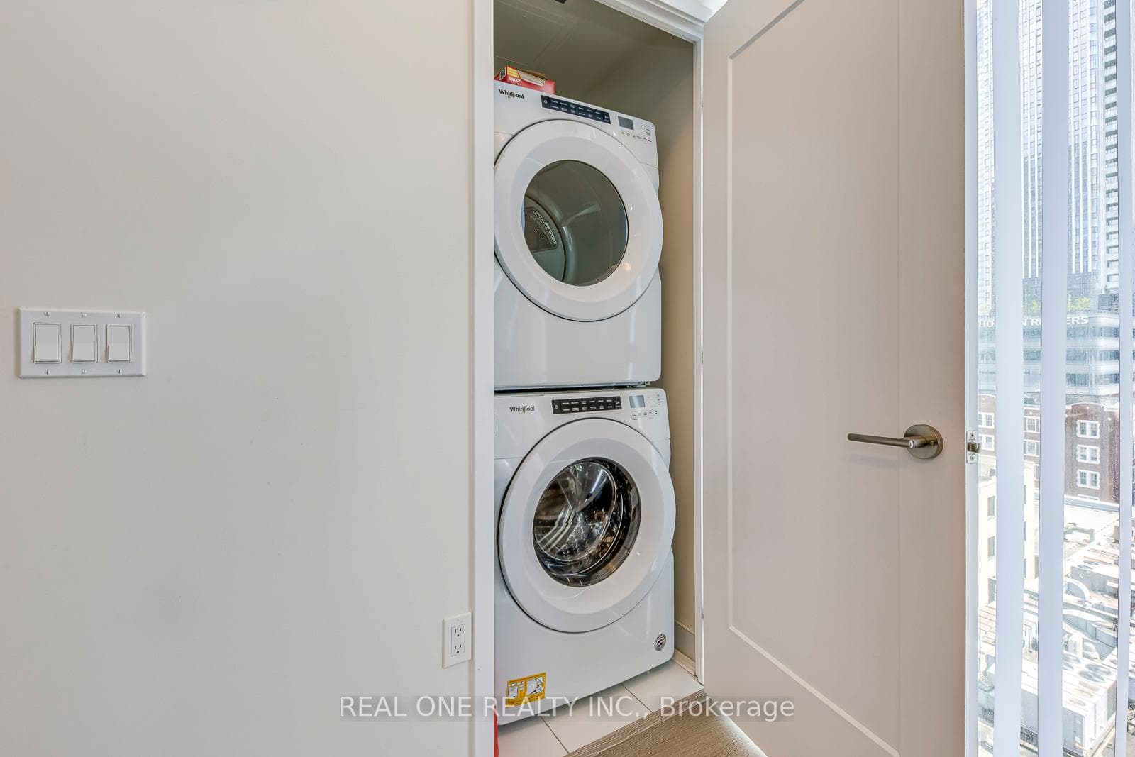 99 JOHN Street Unit 1001 photo 24