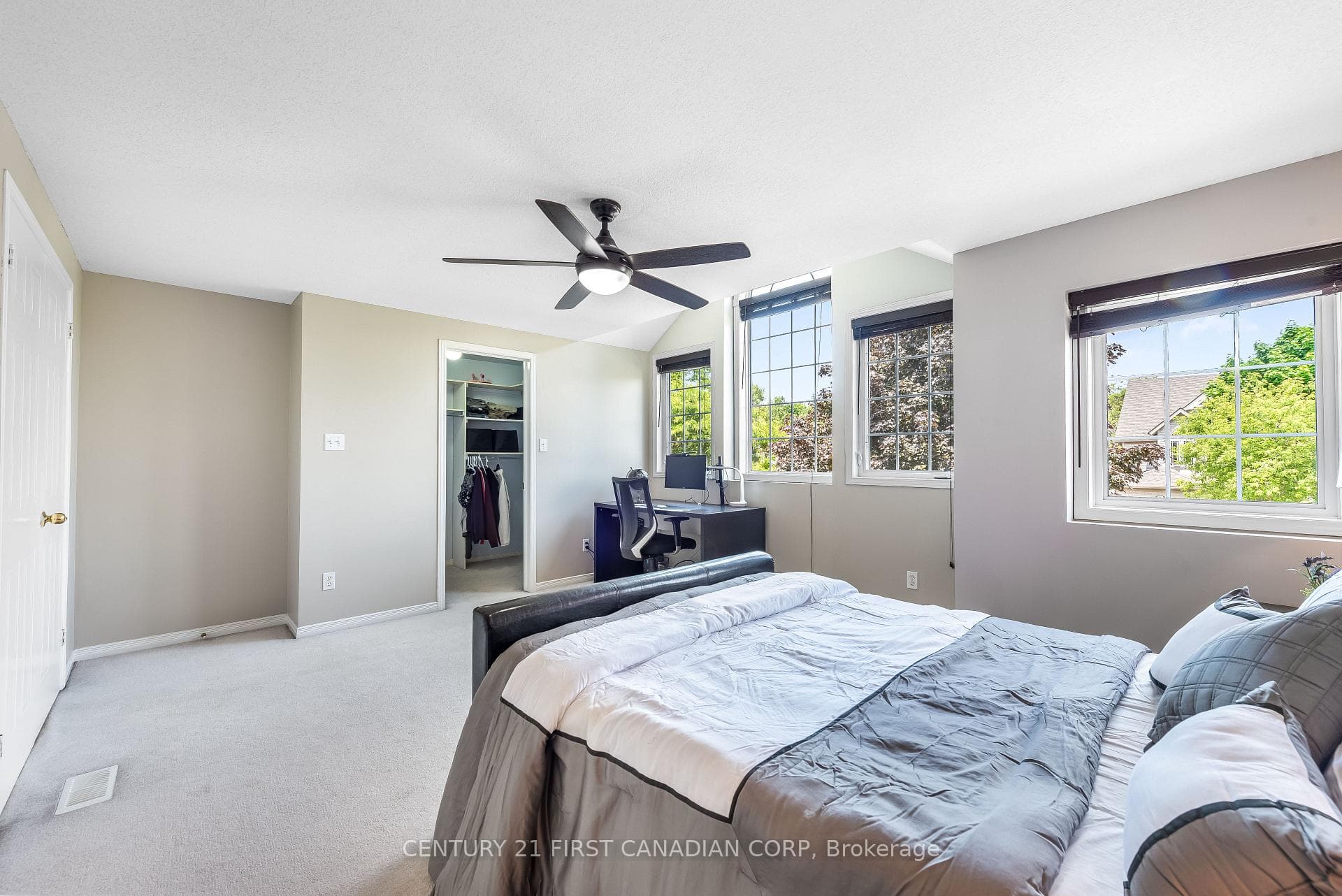 880 BLACKSMITH Street photo 18