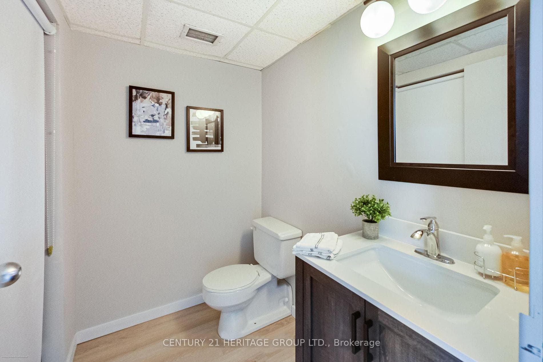 393 King Street Unit 404 photo 22