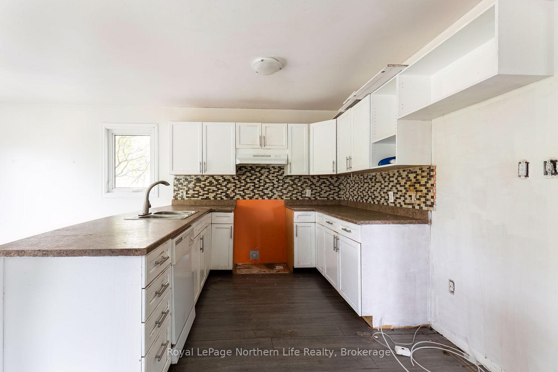 800 John Street photo 9