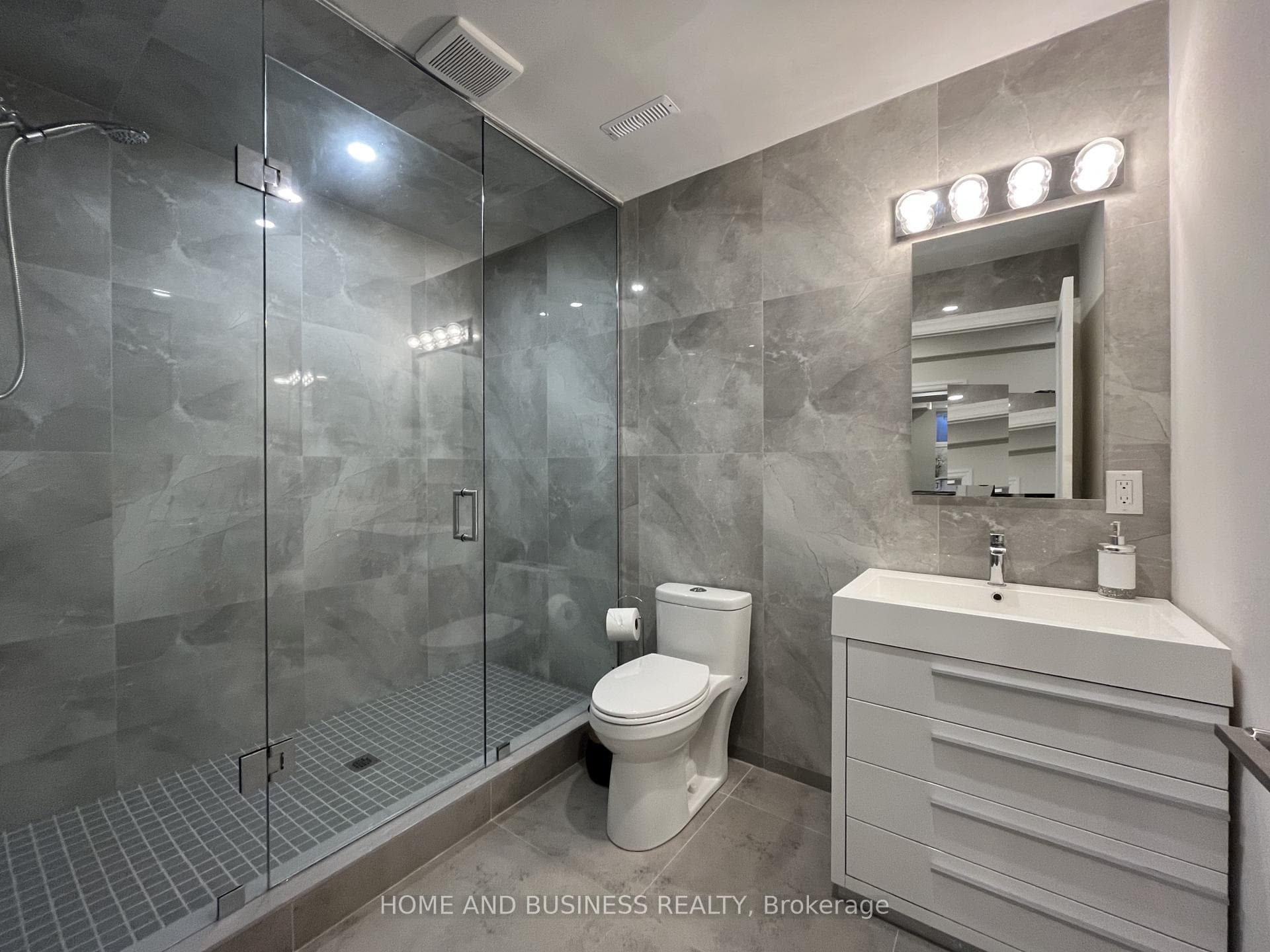 115 RUSSELL Drive photo 47