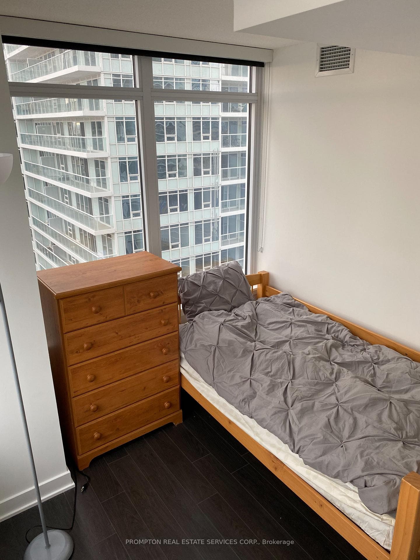 17 Bathurst Street Unit 1702 photo 7