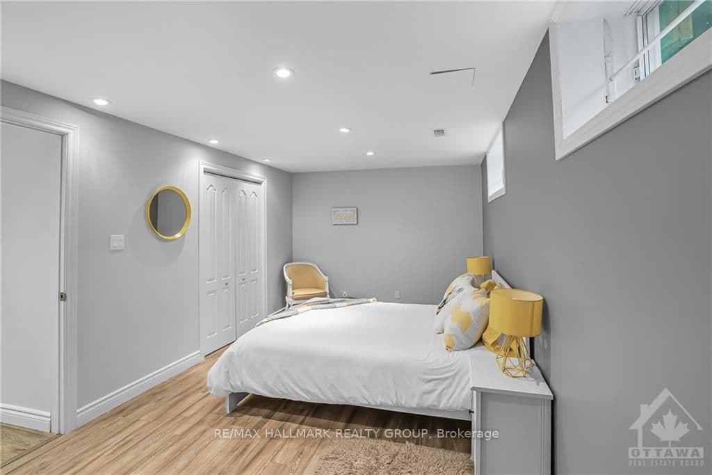 32 BARONESS Drive photo 20